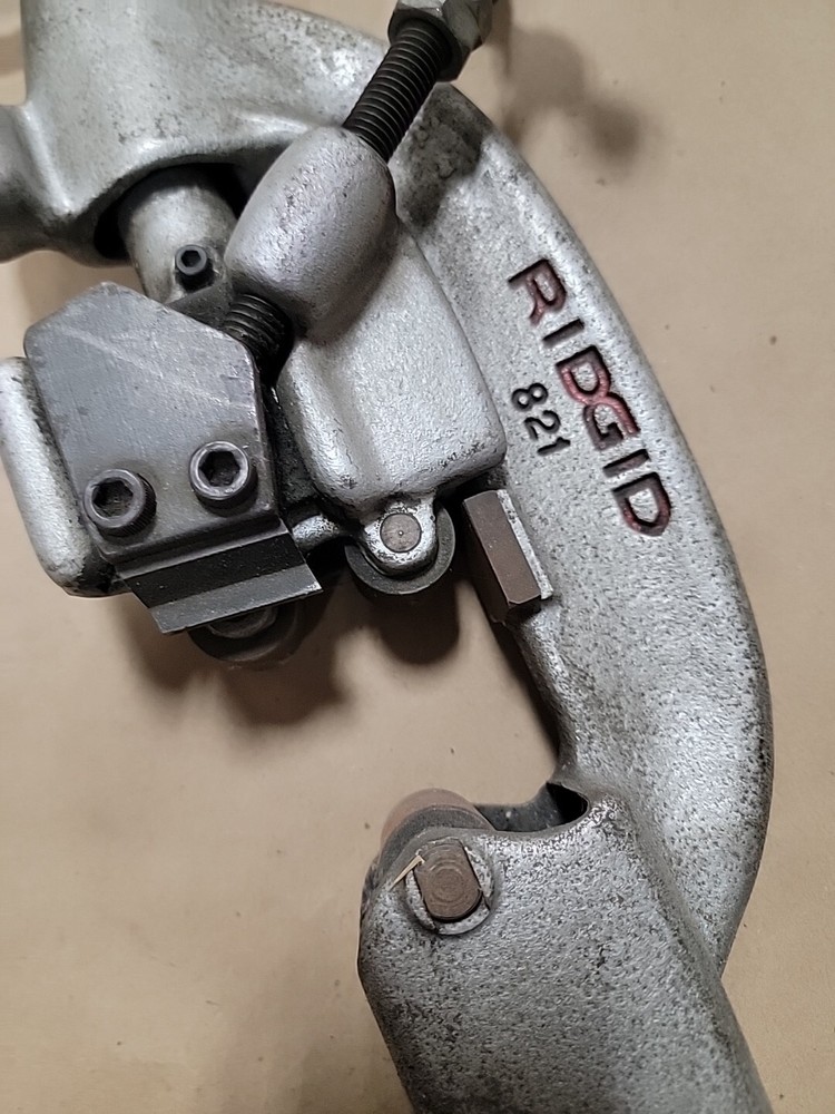 Ridgid 821 Heavy Duty Blade Type Pipe Cutter 535 Pipe Threader Used