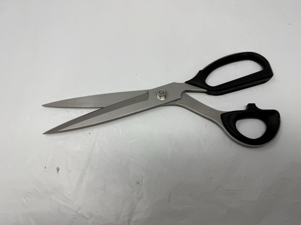 Kai 7280 11-Inch Professional Tailoring Scissors Shears