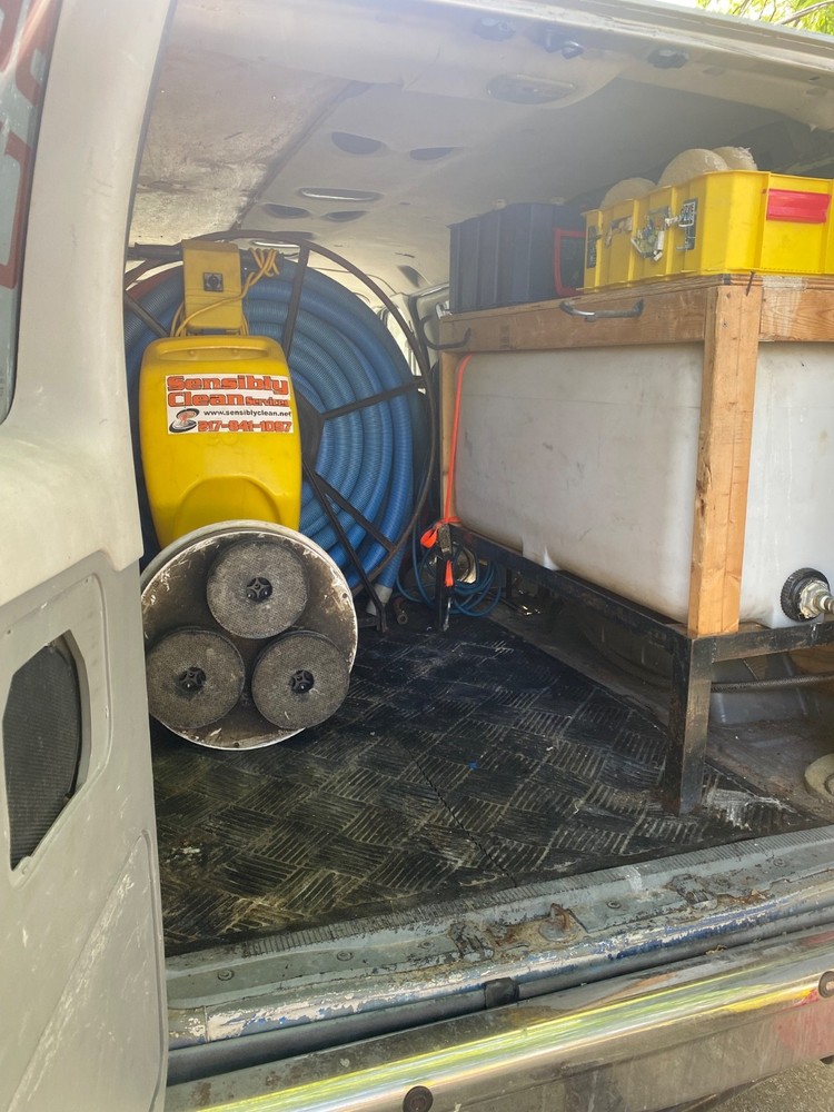 Carpet cleaning van with hydromaster 318