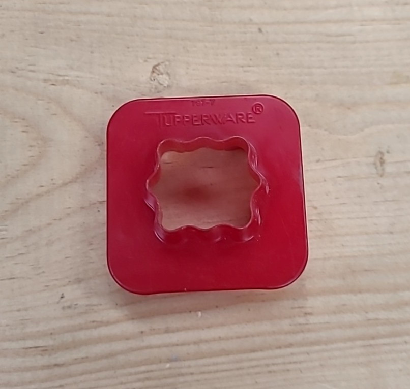Vintage Tupperware CANAPE / Mini Cookie / CHEESE Cutter RED #797
