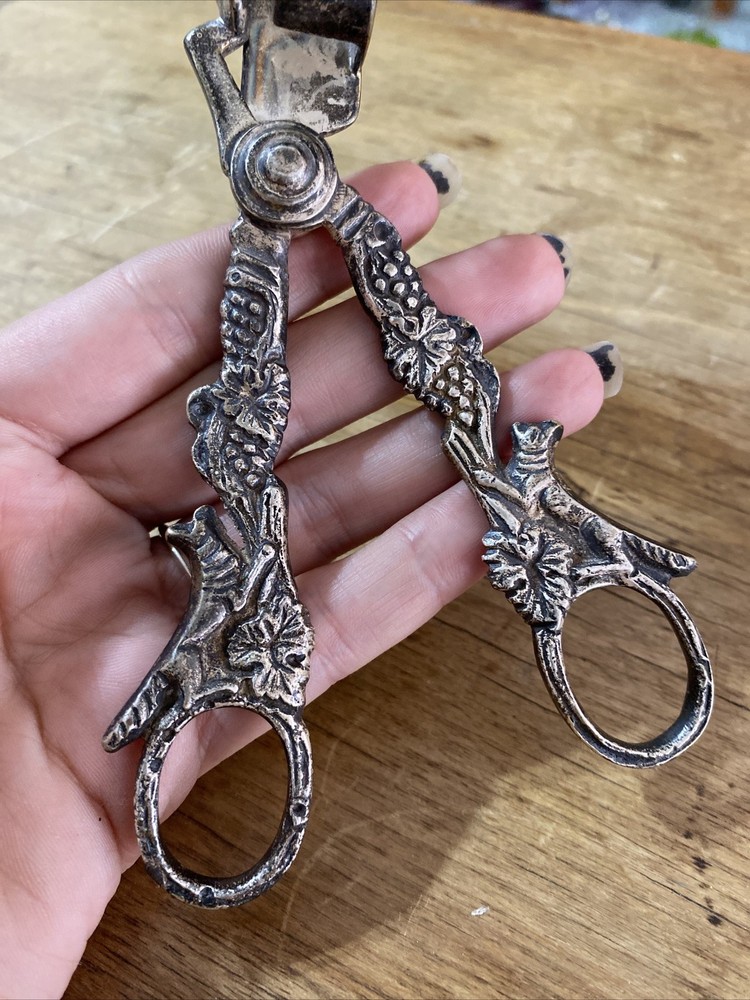Antique Silver Plate Fox Decorated Vine Handle Grape Candle Wick Trimmer/cutter