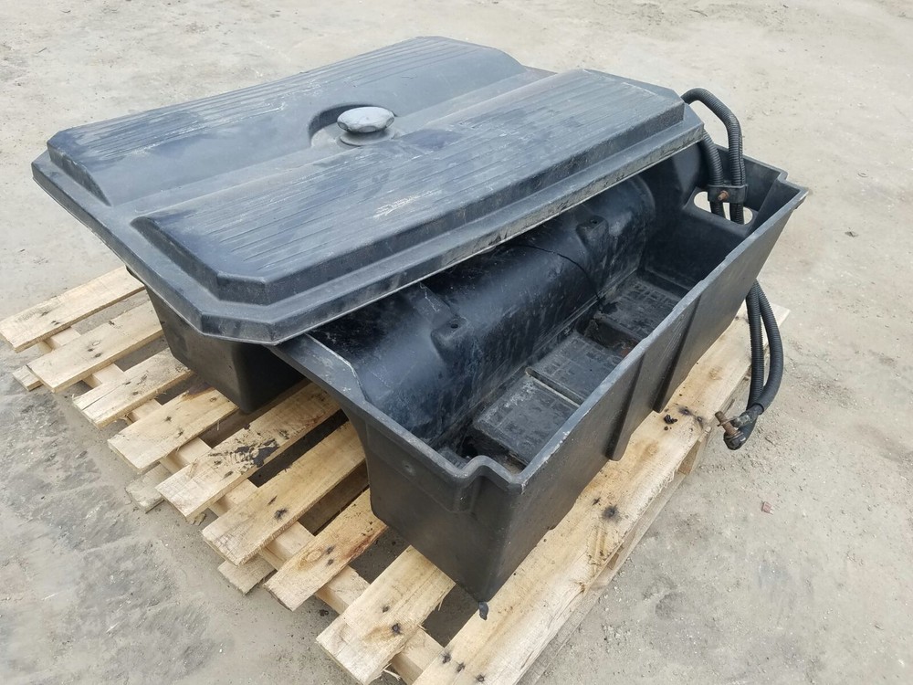 2001 FREIGHTLINER ST120 BATTERY BOX