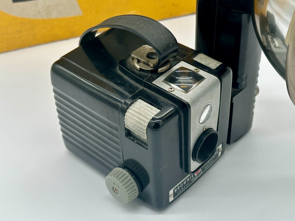 Kodak Brownie Hawkeye Camera Flash Outfit with Original Box