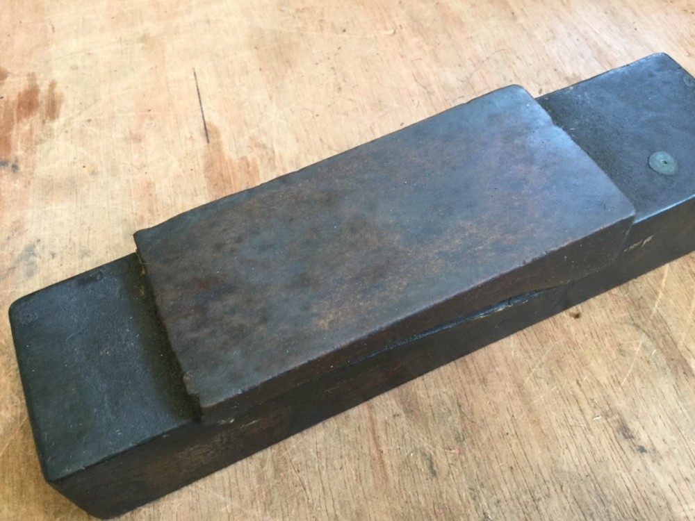 SMALL VINTAGE OIL STONE