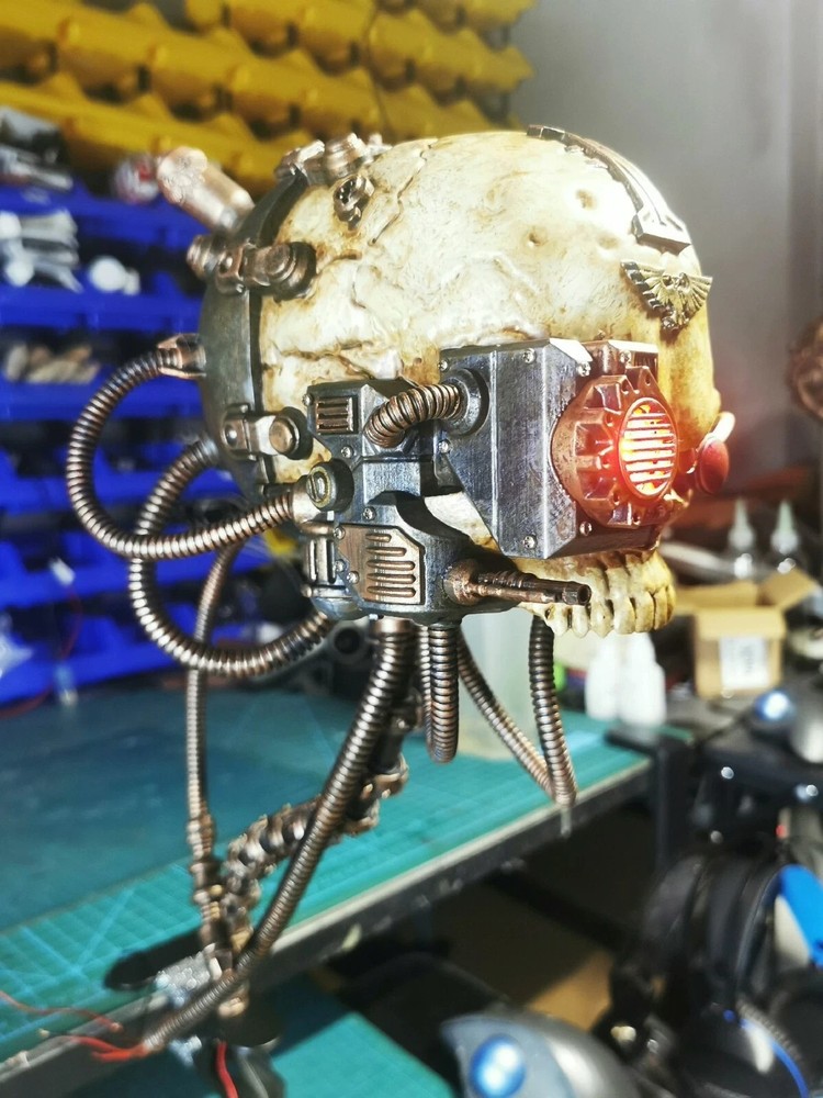 fan made Servo Skull Cosplay Prop for Desktop Display – Painted Sci-Fi Decor