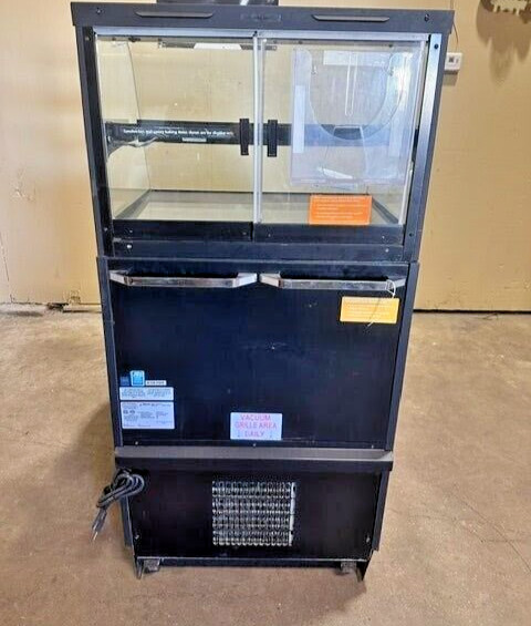 STRUCTURAL CONCEPTS OASIS BAKED GOOD DISPLAY W/REFRIGERATED BOTTOM DISPLAY CASE