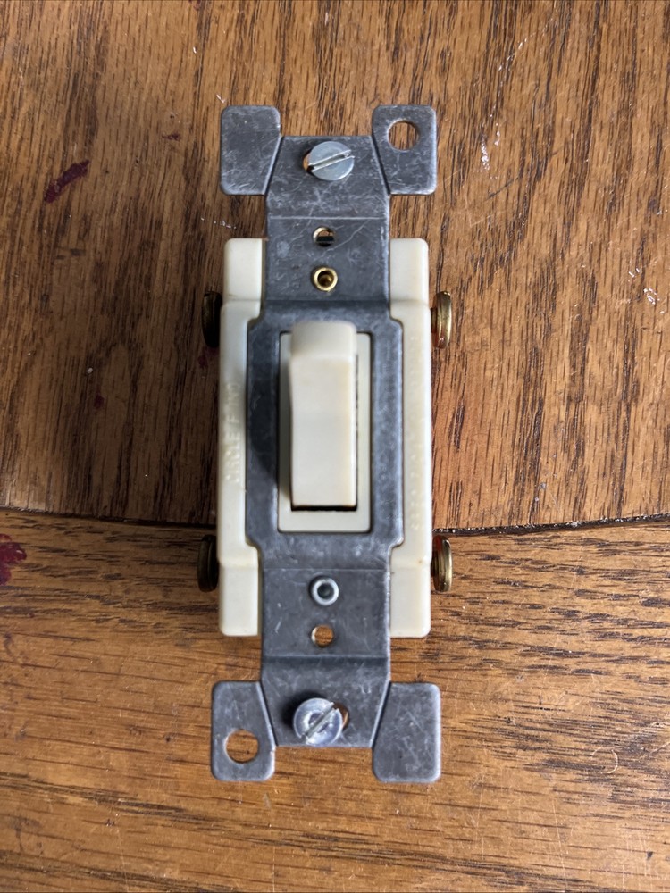 [3 Pack]CHALLENGER 3421-G1 Single Pole Quiet Toggle Switch 20A Spec Grade -