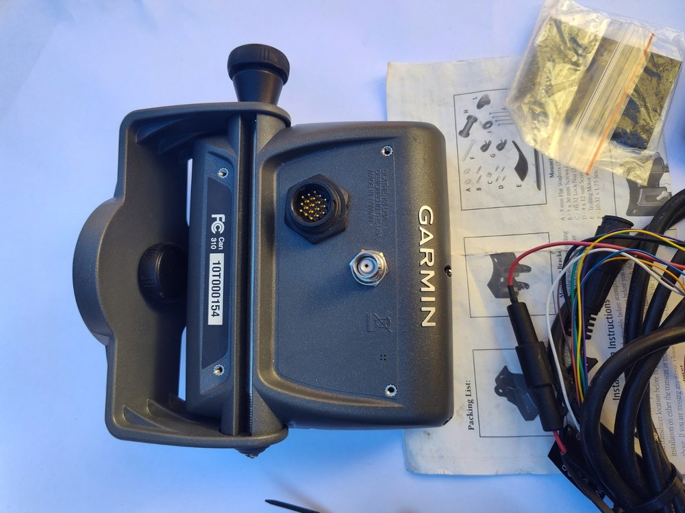 Garmin GPSMAP 430s marine GPS chartplotter and fishfinder