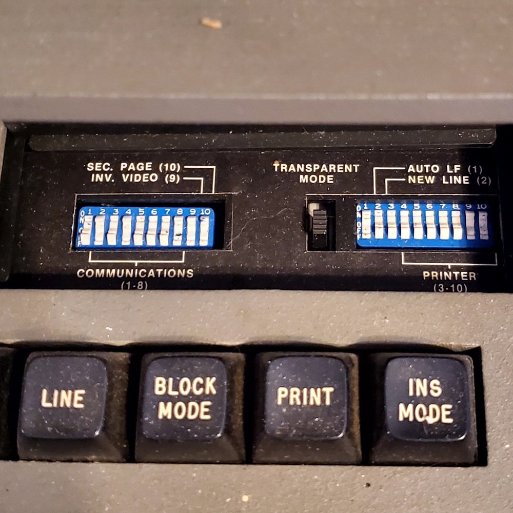 Perkin Elmer 550s CRT Video Terminal Computer Vtg Powers On