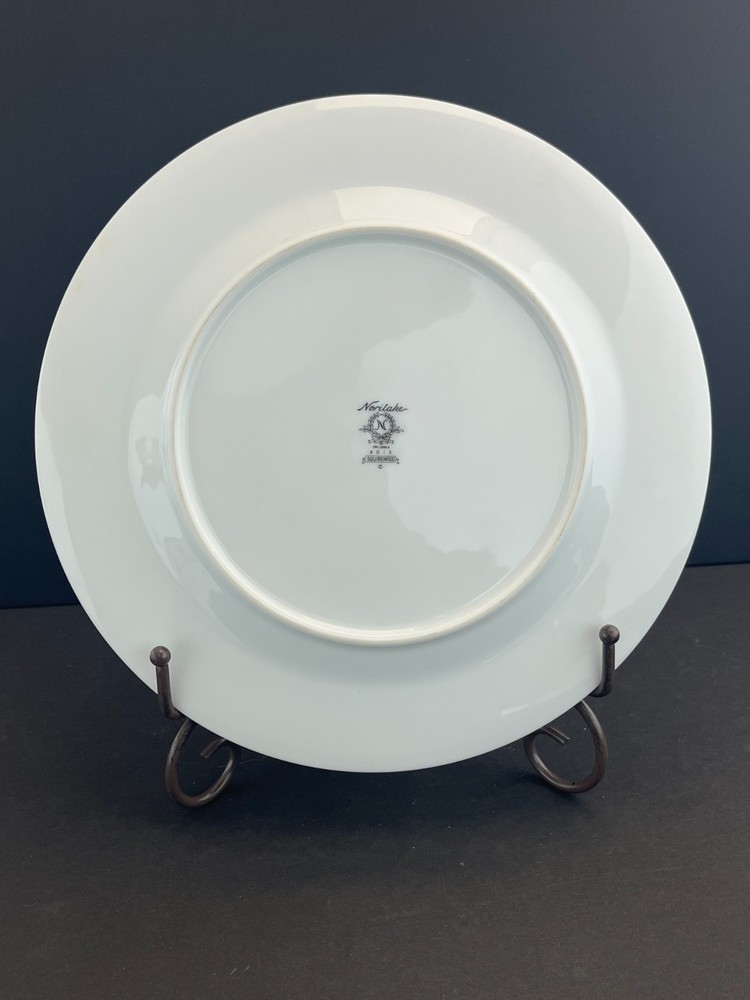Lovely Noritake Squirewood 5 piece place setting EUC