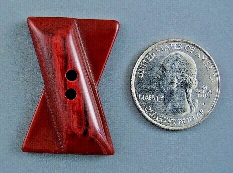 TOGGLE CLOTHING BUTTON - RED