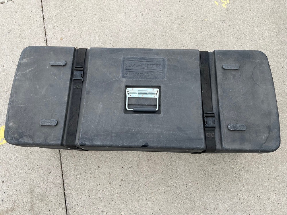 Da-Lite Fast-Fold Deluxe 9’ x 12’ Screen System - 2 Screens