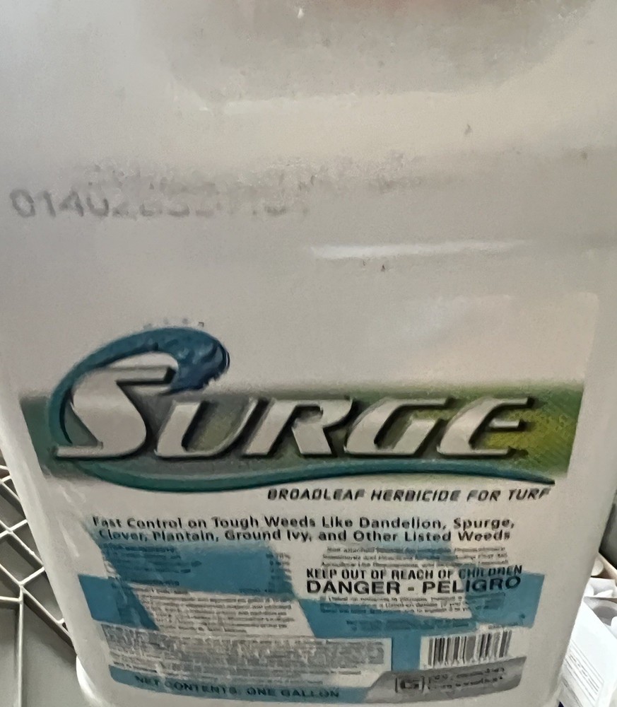 Surge Broadleaf Herbicide for Turf gallon (128 oz)