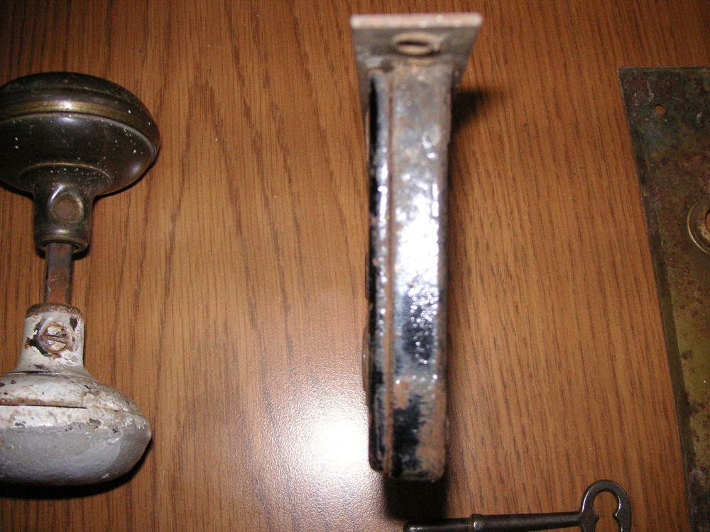 Vintage Skeleton Keyhole Door Lock with Key