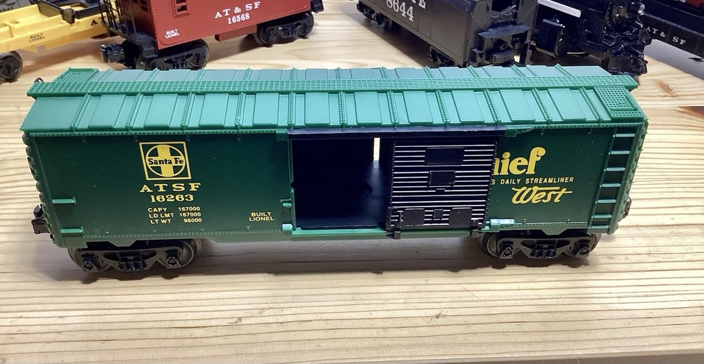 Lionel Sante Fe Special 8644 Set. Mint……..Tested A+