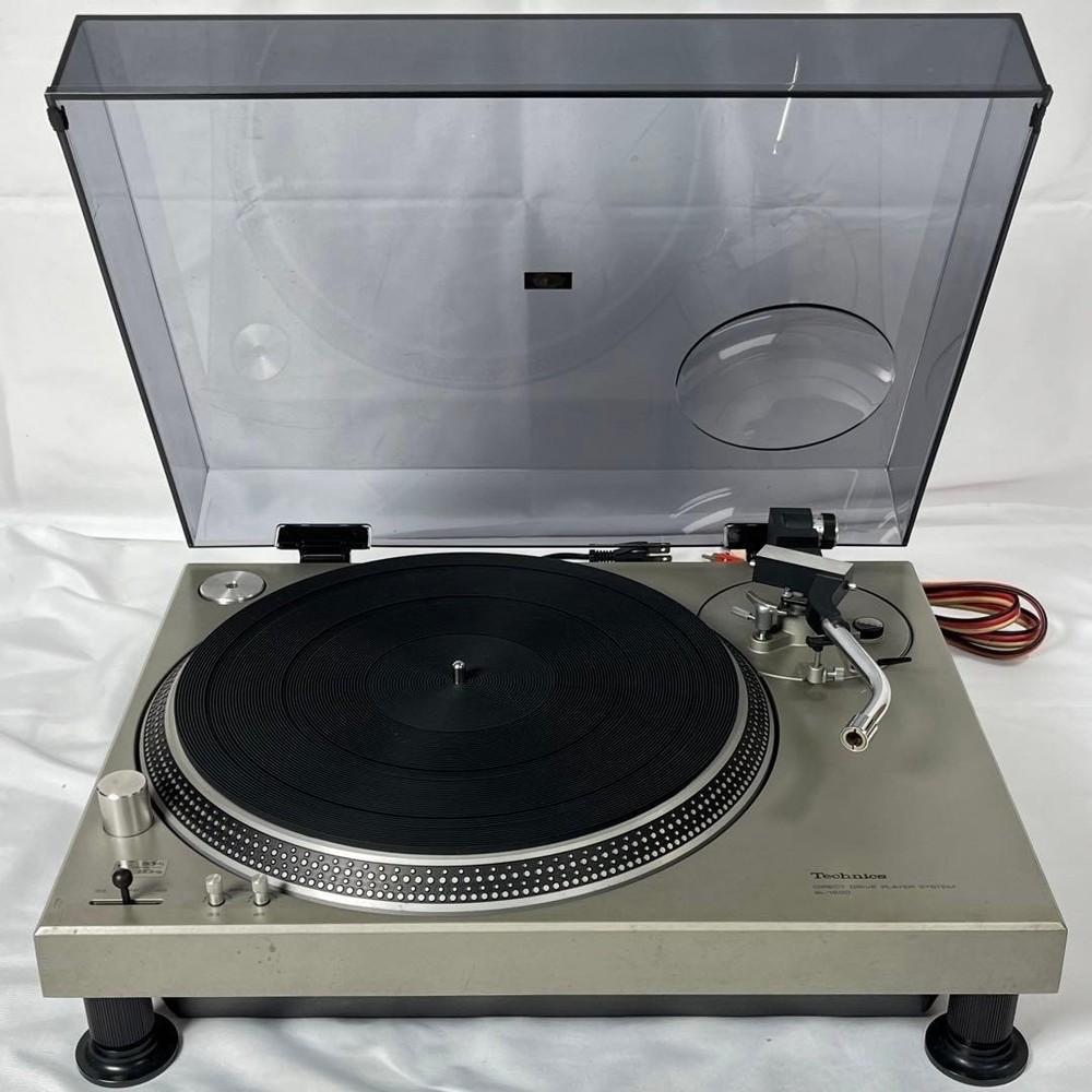 Technics SL-1200 First Generation Direct Drive Turntable Working