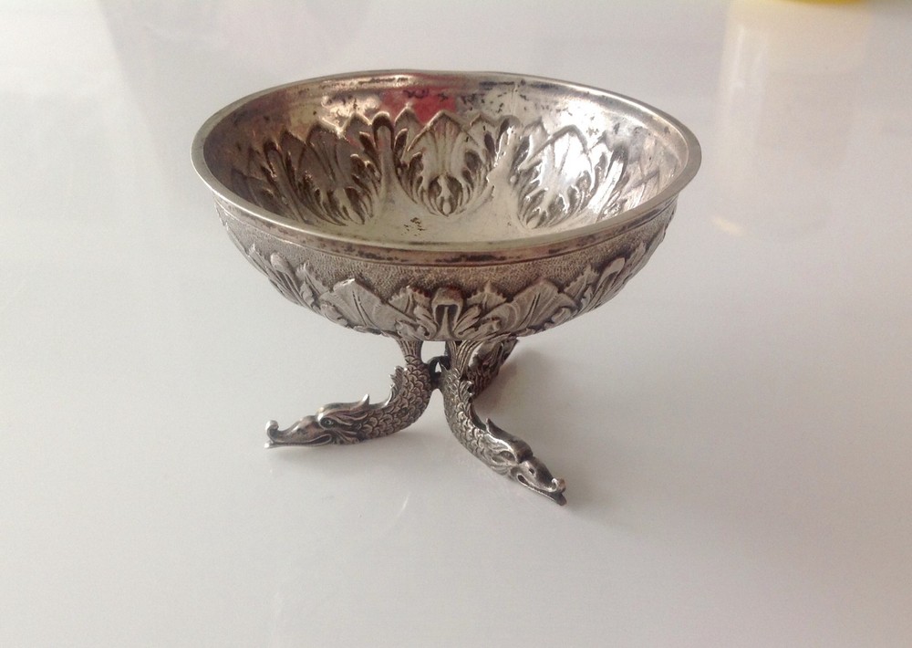 A Fine Solid Silver Hallmarked Vintage Dutch Small Bowl On 3 Fish Pattern Legs