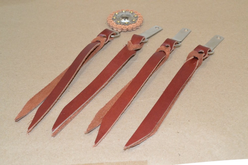 Decorative Saddle strings - Burgundy - 1/2" x 7" w/ Clip & Dee - 4 pack (E463)