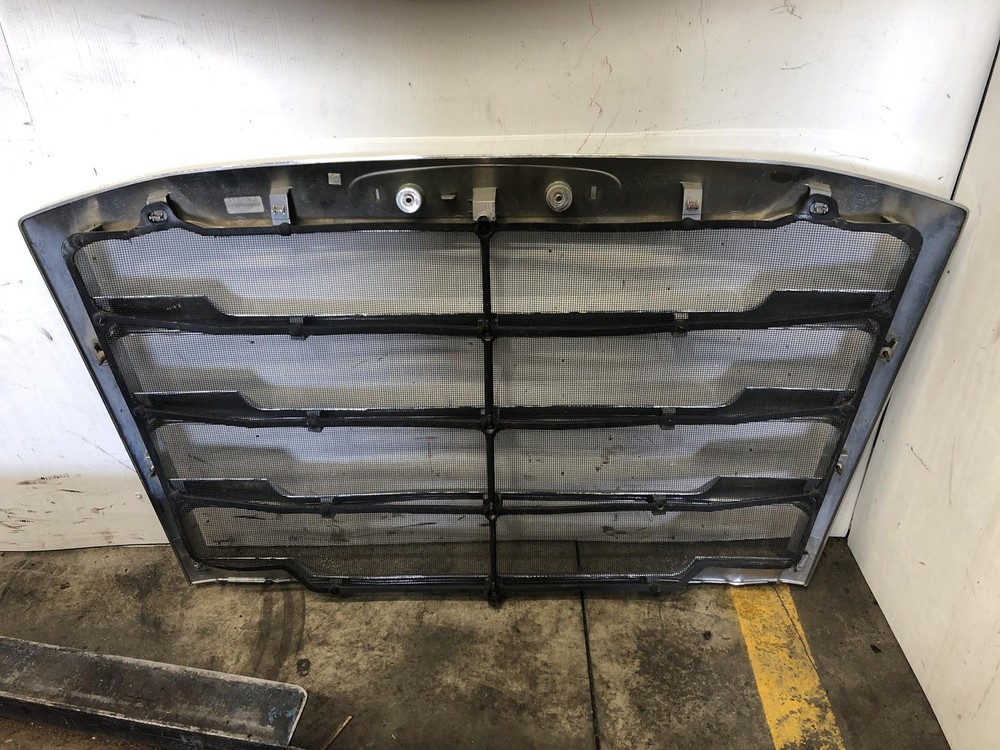 2017-2024 Freightliner CASCADIA Grille - Used