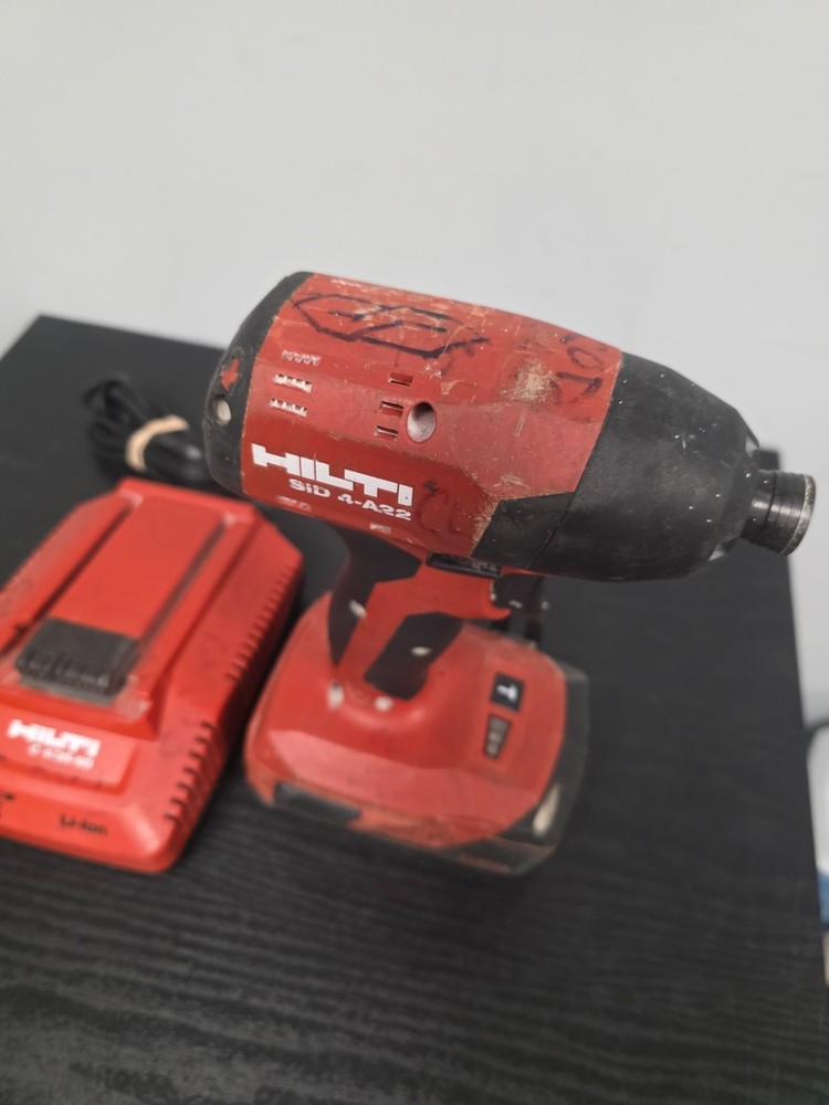 HILTI SID 4-A22 Impact Driver Red Tool w/ Battery & Charger