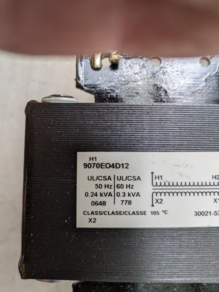 Square D 9070EO4D12 Voltage Transformer