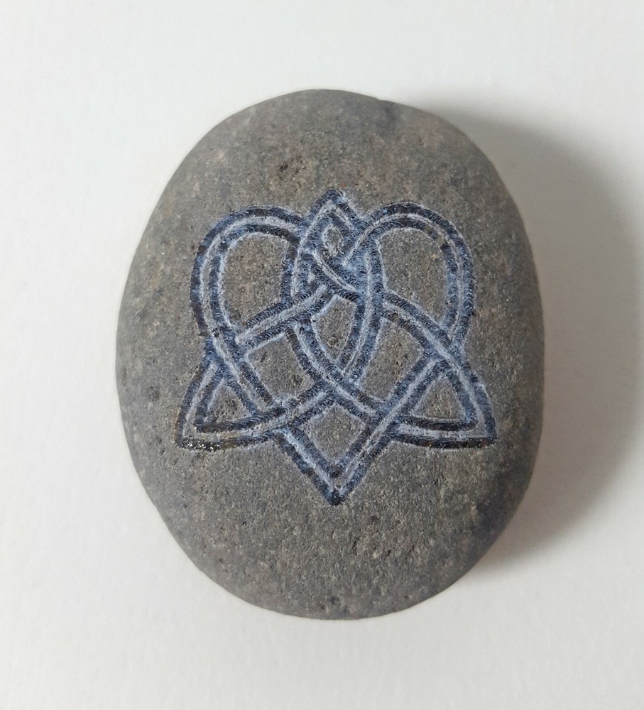 Love Knot Worry Stone : Free Personalization