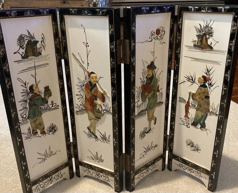 vintage 4-panel Asian lacquer table-top screen Panel
