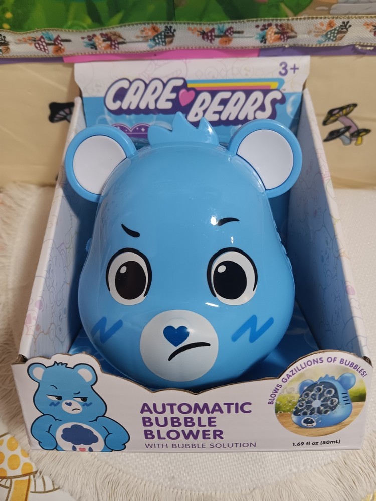 NEW IN BOX CARE BEARS AUTOMATIC BUBBLE BLOWER W/ SOLUTION GRUMPY BEAR 8.25"...