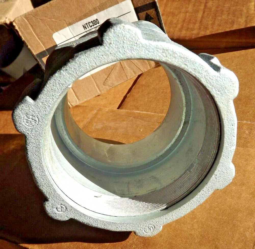 Appleton NTC-300 Mall iron Rigid Compression Connector 3" gedney 31-300