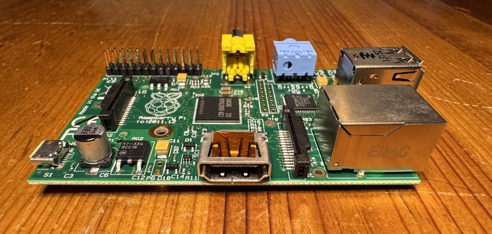 Original Raspberry Pi 1 Model B with Case and Micro USB power cable *TESTED*