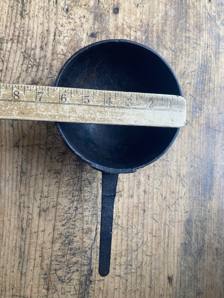 Antique / Vintage cast Iron 3 legged posnet firelplace hearth tools