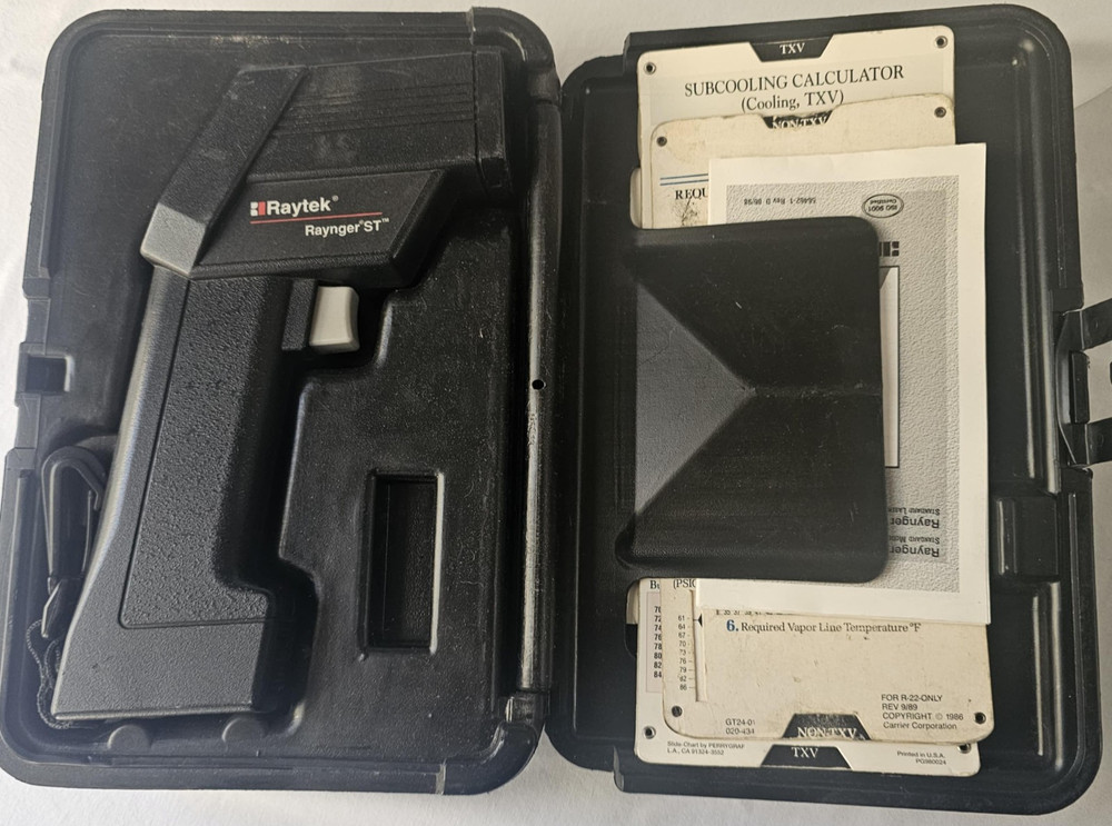 RAYTEK RAYNGER ST TEMPERATURE GUN W/ CASE