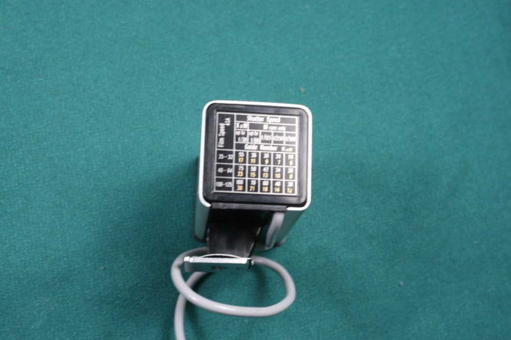 Konica Cube Flash Hotshoe Adapter w/Case