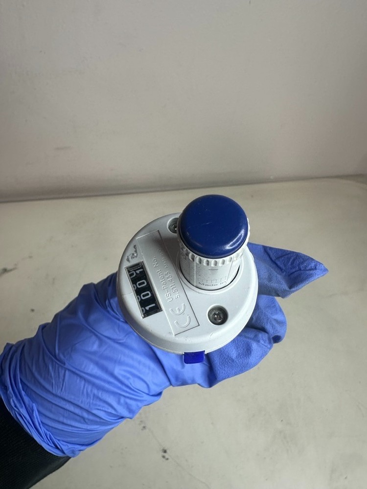 Eppendorf Reference 1000 Adjustable Pipette 500 - 1000 µL AS-IS