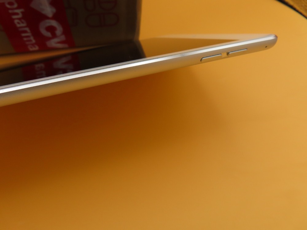 Apple iPad Mini 4th Gen. 32GB, Wi-Fi Silver