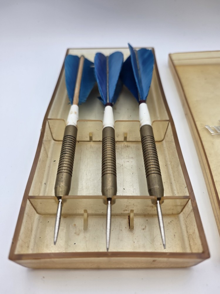 Vintage Accudart Solid Blue Feather Set Of Darts