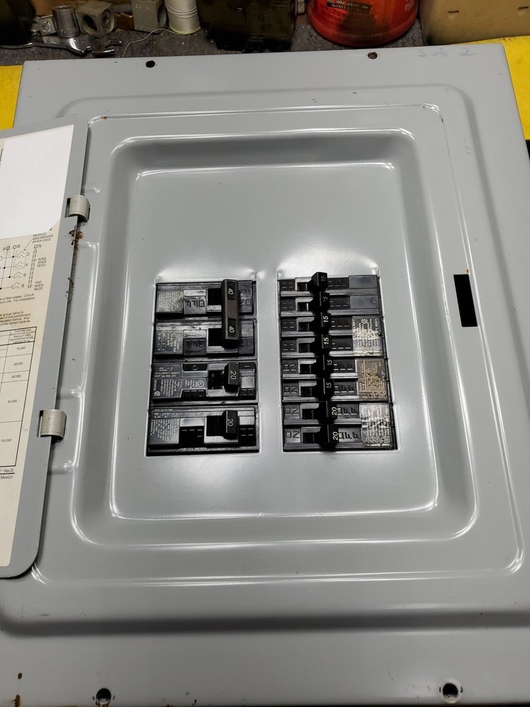 SIEMENS E0816ML-1125F CIRCUIT BREAKER PANEL