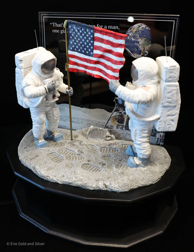 Apollo 11 One Small Step for Man Model Astronauts Moon Walk Diorama