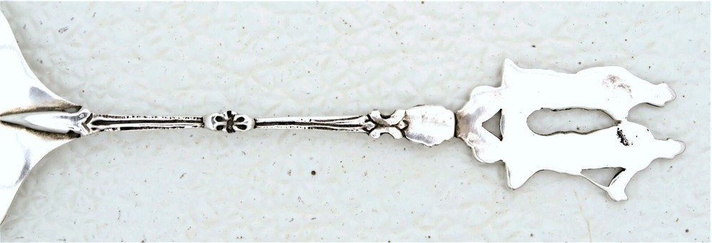 Dutch Netherlands Solid Silver Server wth Two Figure Handle End Hallmarked A.P