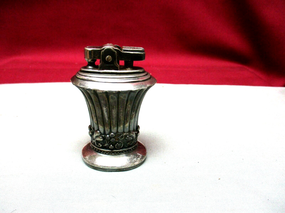 Vintage 1947 Ronson "NEWPORT" Lighter