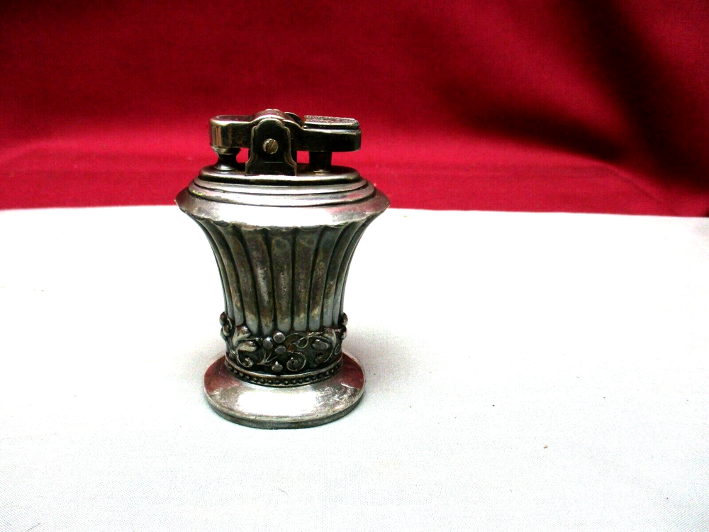 Vintage 1947 Ronson "NEWPORT" Lighter