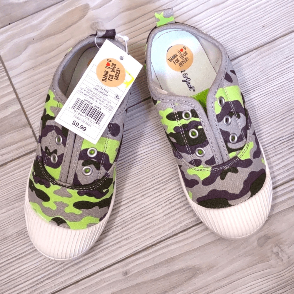 (17-2520)   Cat & Jack Archer Size 12