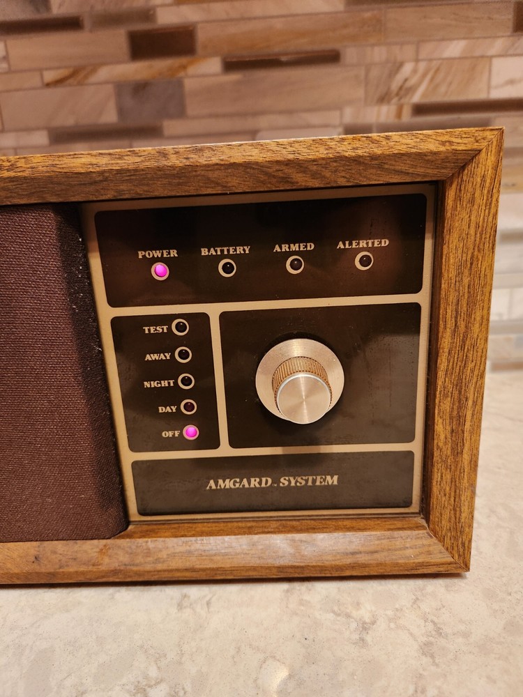 Vintage Amgard Perimeter Alarm Control Unit Model E 8496 Amway Security System