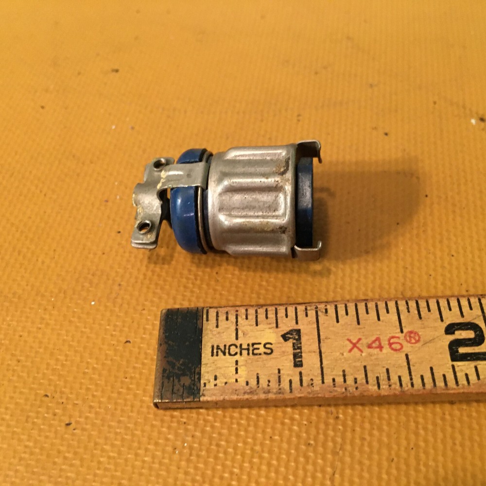 1 Amphenol 7 pin Female Circular Connector