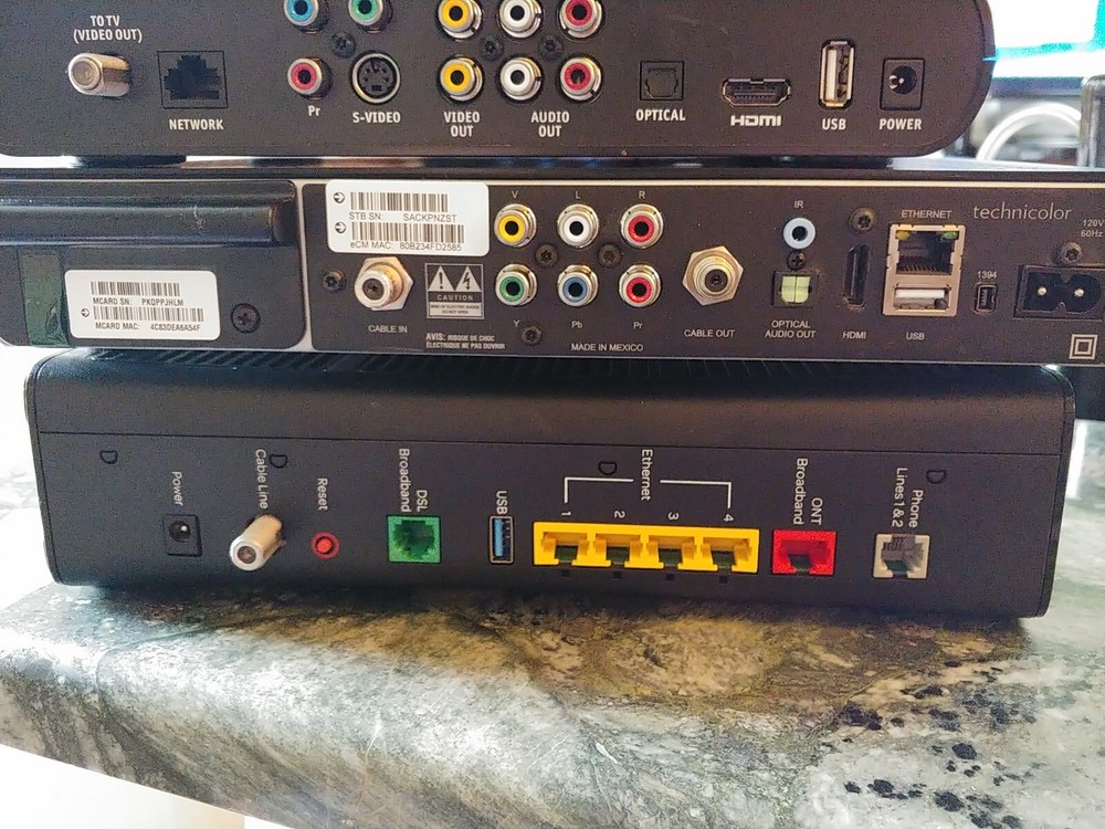 BUNDLE PACE 5268AC Router 4742HDC Receiver (2) ISB7005 Cable Receivers & REMOTE