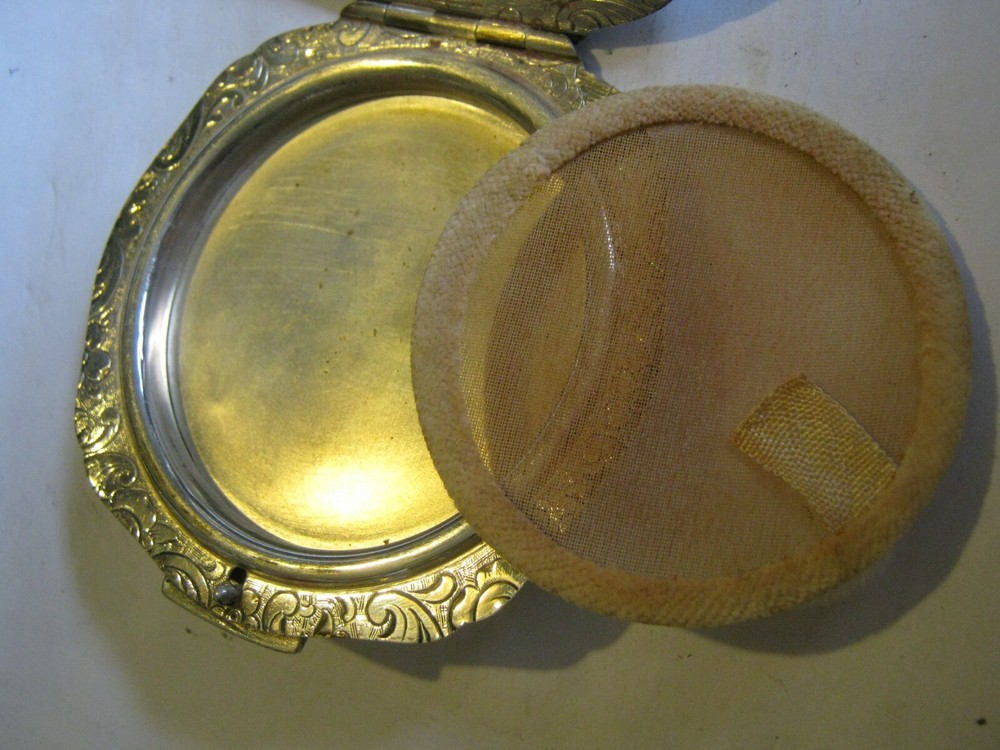 835 Solid Silver LUTZ & WEISS f. Germany 1882 Scallop Edge Paisley 3" Compact