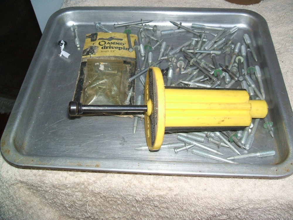 USM AMMO CONCRETE CEMENT ANCHOR HAMMER DRIVE TOOL WITH PINS AND THREADED STUDS