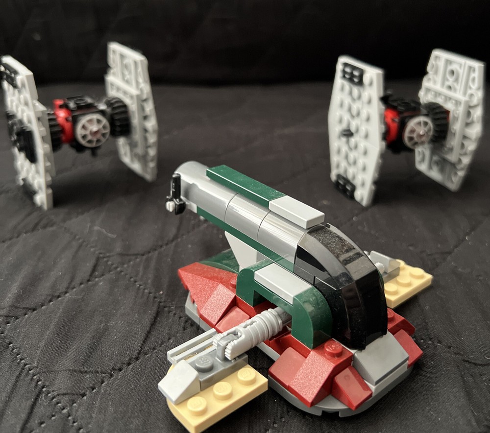 star wars tiny lego tie fighters and Madalorian ship