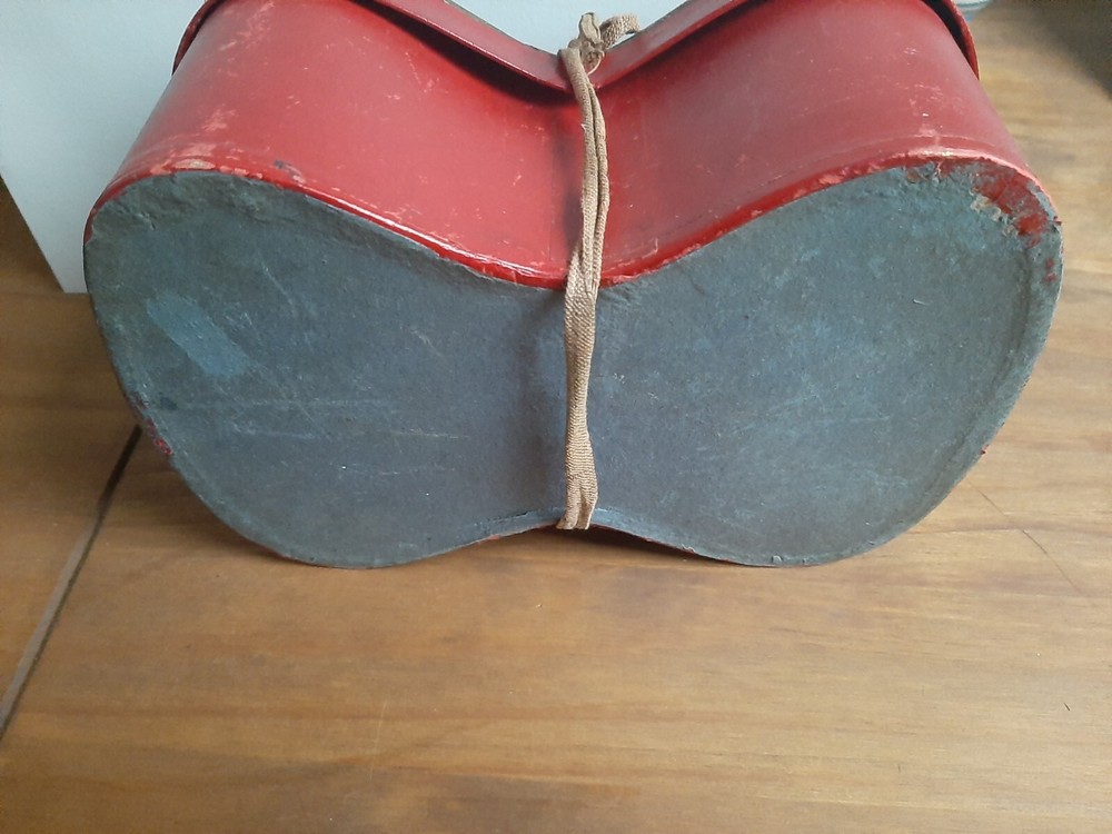 Napoleonic uniform epaulettes in box.