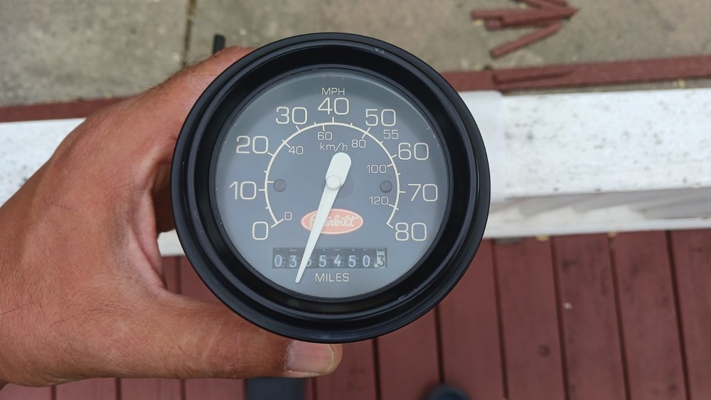 Peterbilt 379 Electronic Speedometer, 355k miles